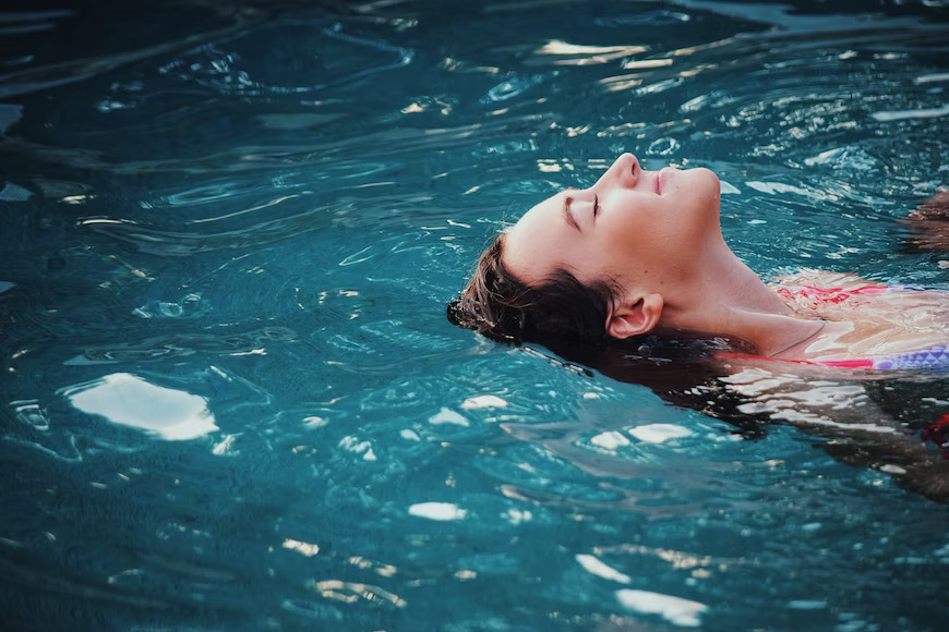 A girl doing swimming 